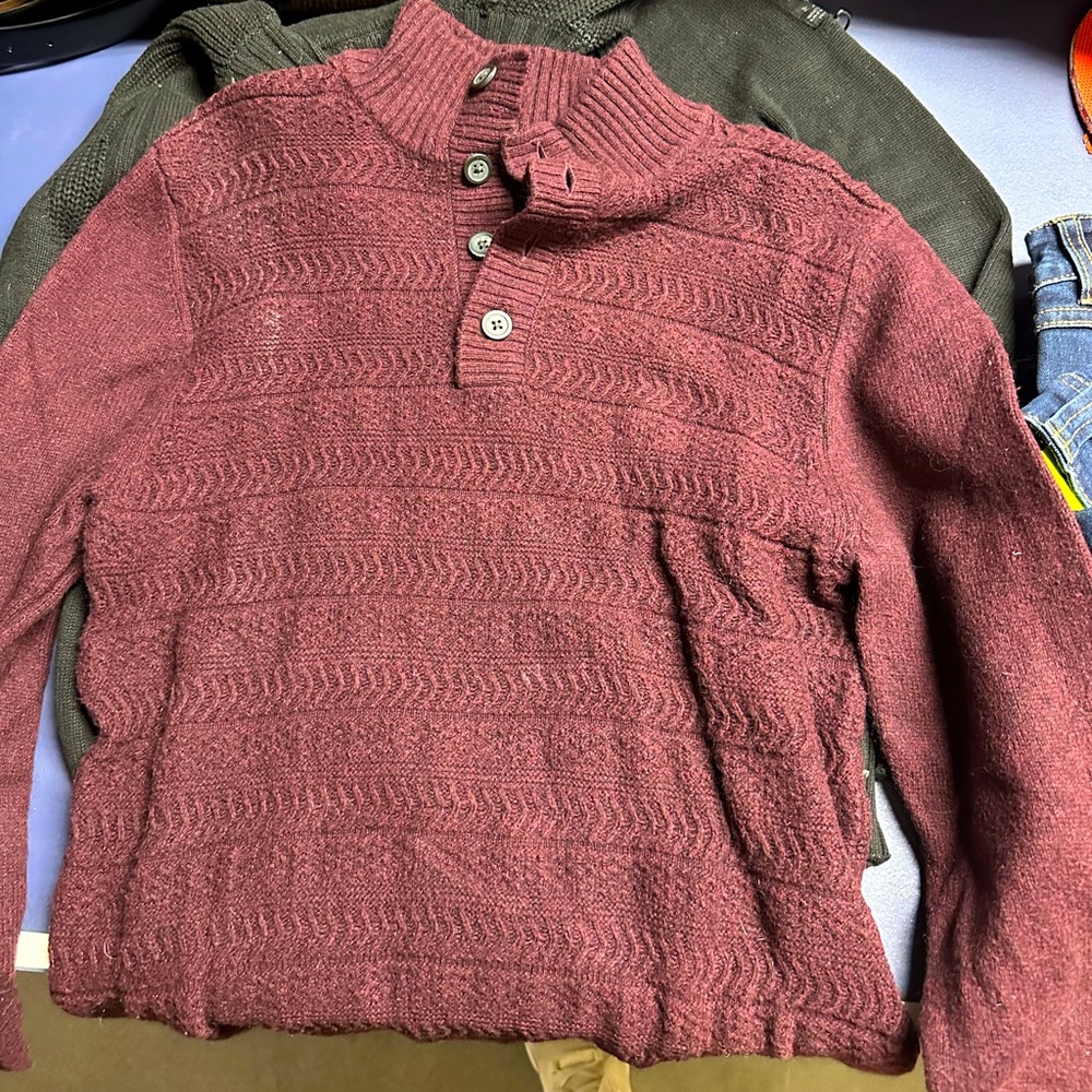 Men’s red sweater